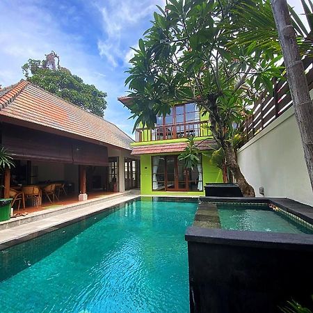 Bumi Ayu Villa Sanur Esterno foto